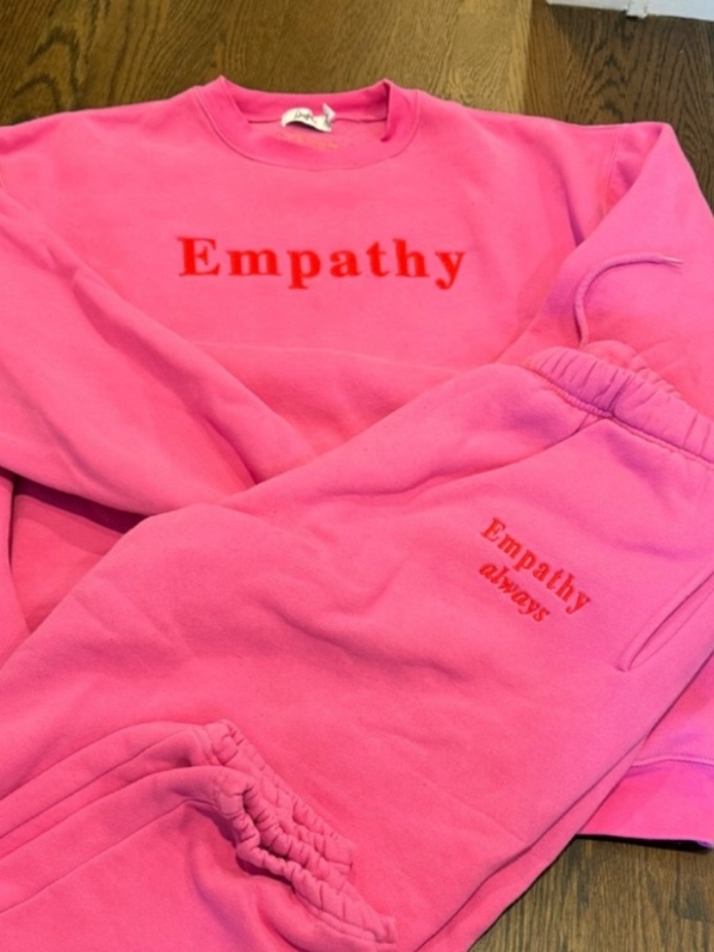 Empathy Pink Sweatshirt and Sweatpants Set‎